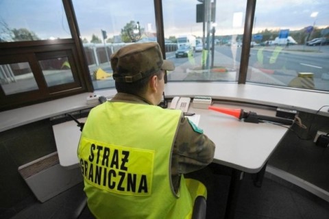 Тисячі українців не поспішають виїжджати з Польщі навіть після  закінчення дії візи