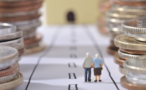 Мінімальну пенсію в Польщі треба заробити і за місяць цього не зробиш
