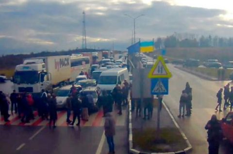 «Човники» знову обіцяють заблокувати три пункти пропуску на кордоні з Польщею