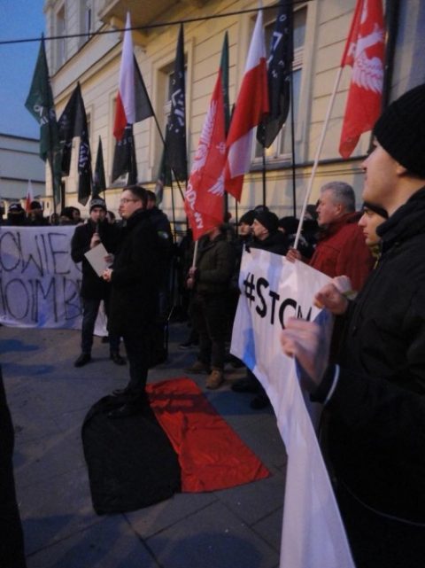 Польські націоналісти мітингували перед посольством України у Варшаві
