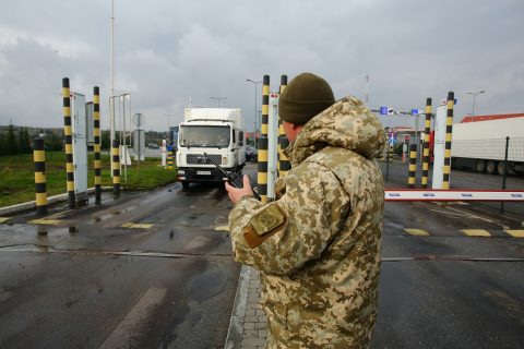 На україно-польському кордоні значні черги на в’їзд в Україну та пильності вартові не втрачають