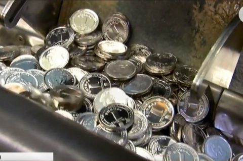 Монети в 1 та 2 гривні запровадять в обіг уже наприкінці місяця