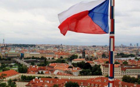 Чехія хоче прискорити працевлаштування українців, серед іншого медсестер