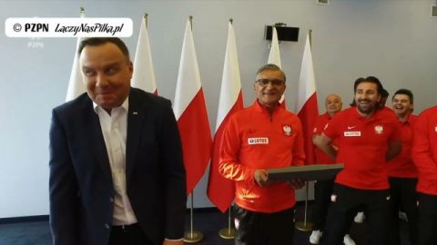 Президент Польщі влаштував імпрезу для футбольної дружини
