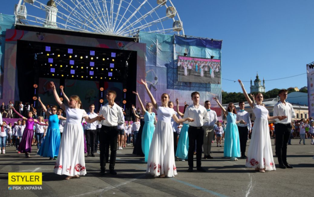 У Києві діти в ритмі вальсу встановили національний рекорд (Фото)