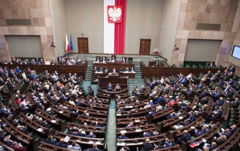 Польський Сейм змінив закон про ІНП, залишивши скандальну “українську” поправку