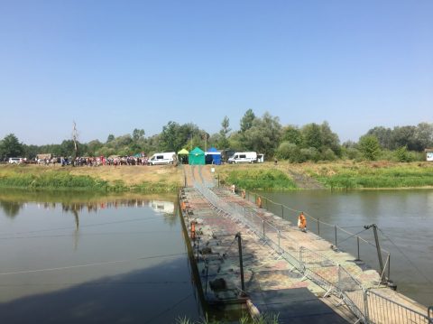 Тимчасовий пункт пропуску на україно-польському кордоні. Щоправда, тільки на чотири дні