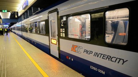 Поїздки польською залізницею стануть дешевшими та простішими. Єдиний квиток готуються запровадити вже у грудні
