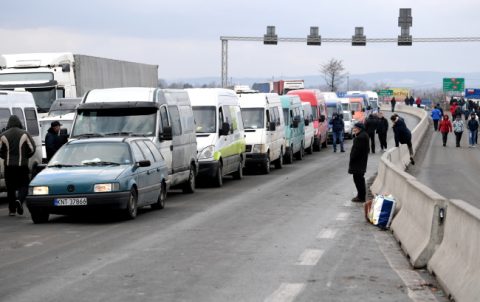 Десятки тисяч українців виїжджають з Польщі. Бо свято