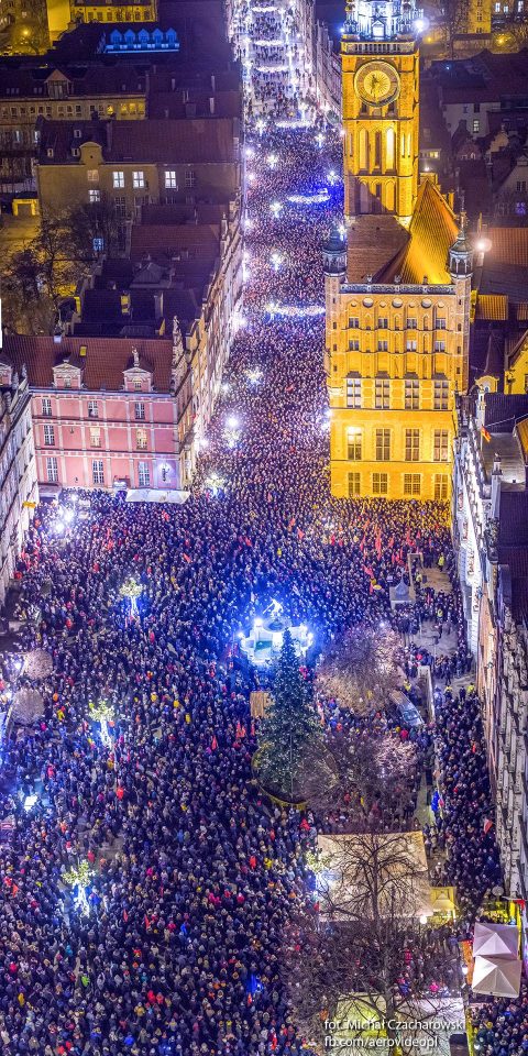 У найбільших містах Польщі відбулися марші проти ненависті та насилля після вбивства мера Гданська