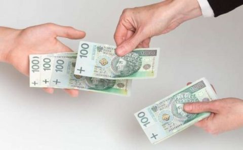 Найпоширеніша зарплата в Польщі складає менш як 2 тисячі на руки. Чому ж статистика називає значно більші суми