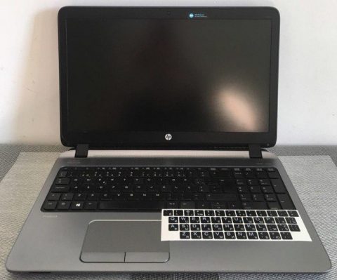 Ноутбук для роботи та навчання