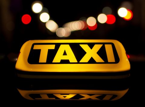 У Варшаві пасажири таксі побили водія дізнавшись про його українське походження (Відео)