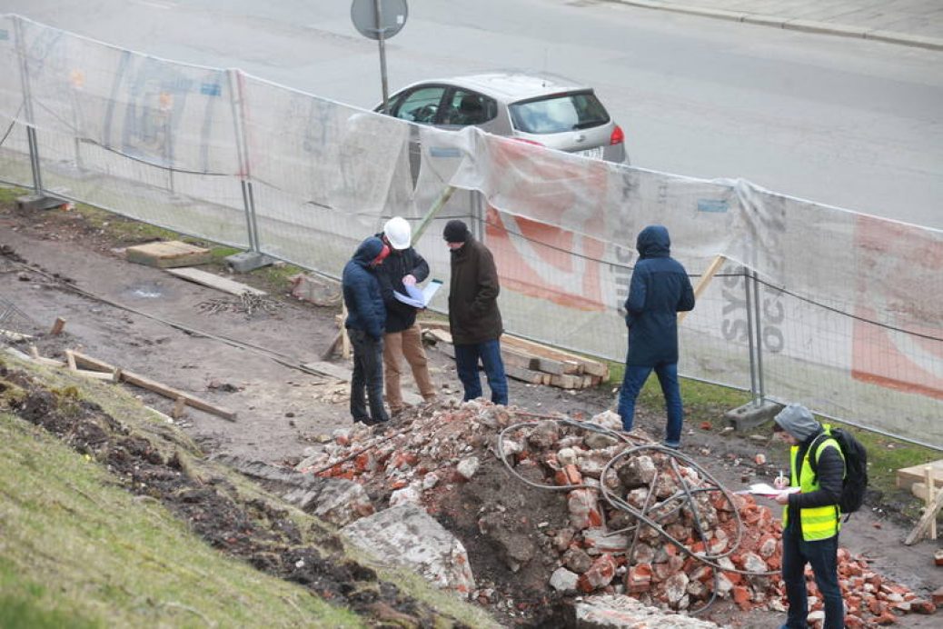 У Кракові під королівським замком зсув ґрунту поховав українця (Фото)