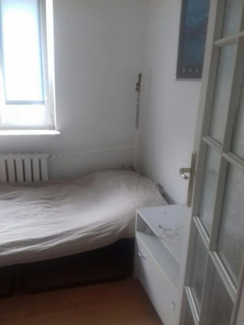 Сдается место за 550 зл в 3-х комнатной квартире