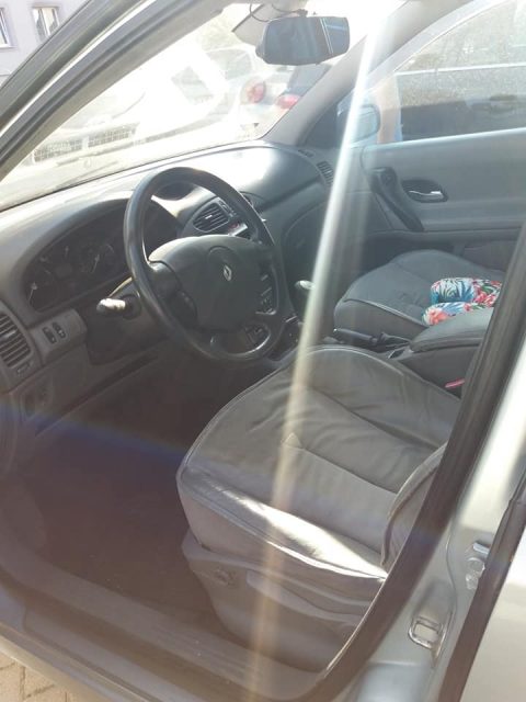 Рено лагуна 2.))2003 год