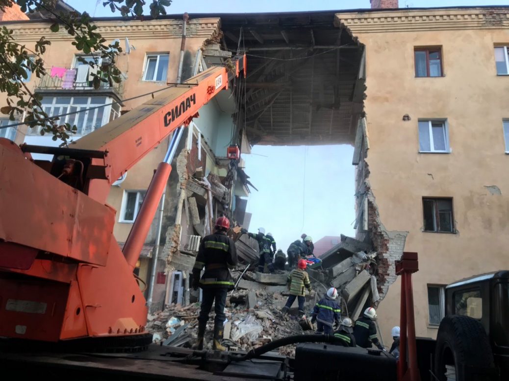 Під час обвалу будинку у Дрогобичі постраждали п’ятеро дітей (Відео, Фото)