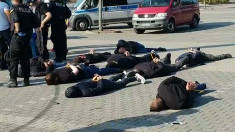 Поліція Кракова запобігла сутичці між іноземцями та псевдовболівальниками. Затримано понад 20 осіб