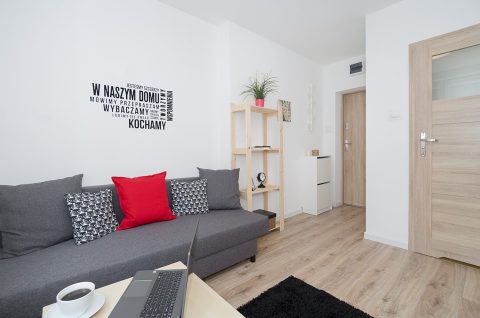 Mała kawalerka na Strzyży  – dobrze skomunikowana