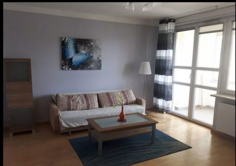 Двухкомнатная квартира в аренду в Варшаве.