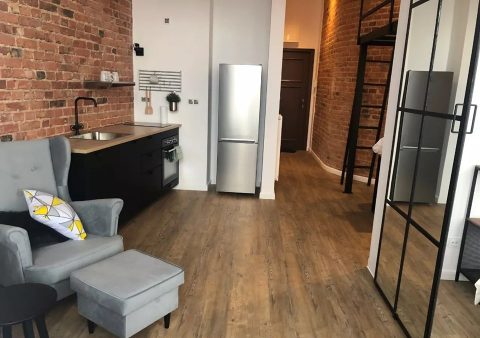 Praga północ, ul. Brzeska, 2 pokoje+antresola/wynająć mieszkanie.