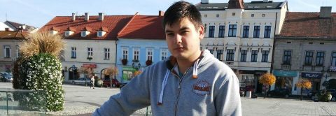 18-річний українець на якого впав самогубця вийшов з коми. Потребує допомоги на складну операцію