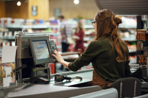 Чому українці обирають роботу в супермаркетах Польщі?