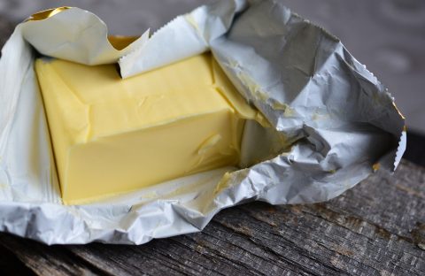 Хто з виробників «молочки» в Україні продає «немасло» та «несир»? Треба знати