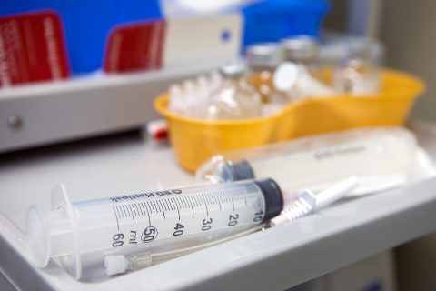 Україна закупить 1,9 млн доз китайської вакцини від Covid-19