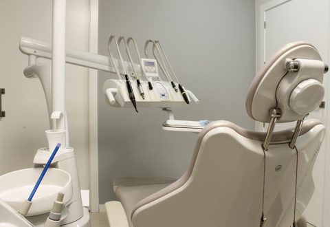 Стоматолог в Польщі безкоштовно. Які стоматологічні послуги діють в рамках NFZ?