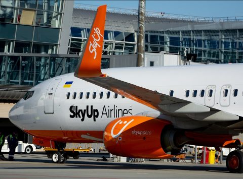 SkyUp змінює правила перевезення ручної поклажі: скільки речей тепер можна взяти з собою в салон літака?