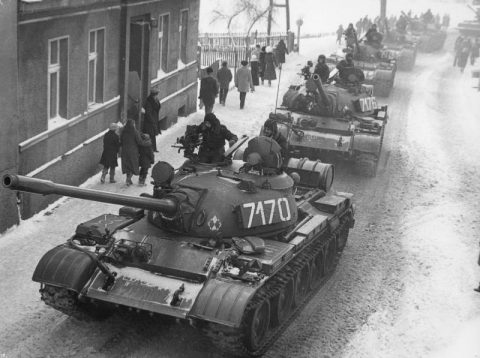 40 років потому у Польщі було оголошено воєнний стан. Стисло про подію та наслідки