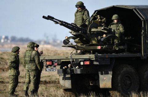 Росія відводить частину військ від українських кордонів