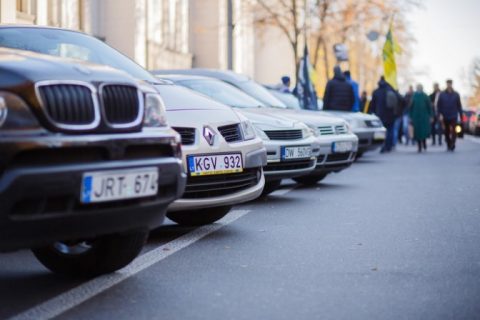 З сьогоднішнього дня Україна обмежила ввезення автомобілів для «своїх потреб» з країн ЄС