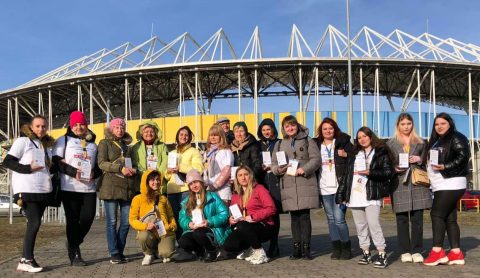 Українські біженці на змаганнях по спідвею зібрали допомогу для своїх співвітчизників