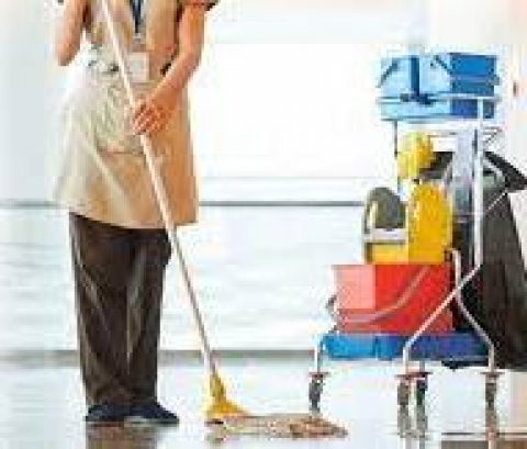 Прибиральниця в школі