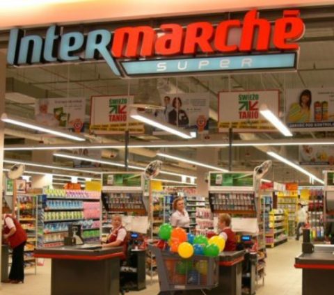 ПРИБИРАЛЬНИК У СУПЕРМАРКЕТІ