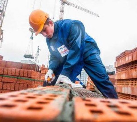 Будівельник