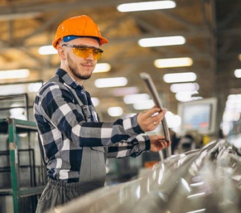 Працівник на виробництво