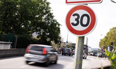 На більшості варшавських доріг планують ввести максимально дозволену швидкість 30 кмг/од