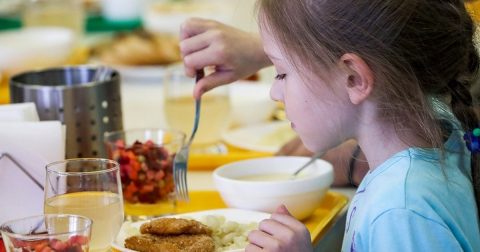 У Польщі подорожчають шкільні обіди для дітей