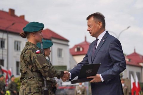 В Польщі більше 13 000 тисяч чоловік записалось на добровільну військову службу в армії
