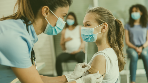 У жовтні в Польщі колотимуть першу бустерну дозу COVID-вакцини дітям 5-11 років