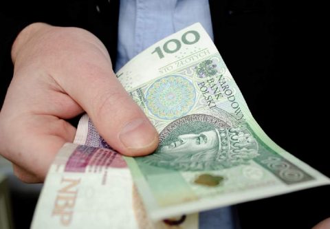 У Польщі з кінця тижня перестають приймати українські гривні для обміну