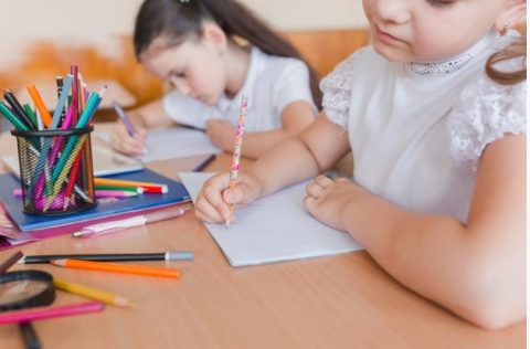 У Польщі планують розпочати перевіряти, чи ходять діти з України до шкіл