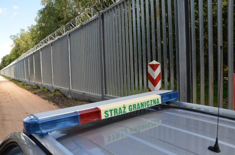 Польща добудувала стіну на кордоні з Білоруссю