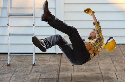 Скільки ZUS платить за нещасний випадок на виробництві?