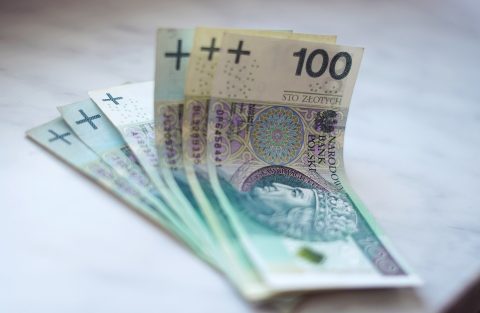 Скільки заробляють українці у Польщі? Дослідження