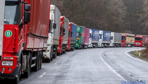 З України до Польщі вантажний рух без дозволів. Є рішення уряду України.
