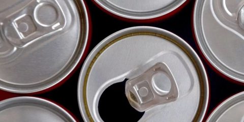 В Польщі заборонять продаж енергетиків неповнолітнім